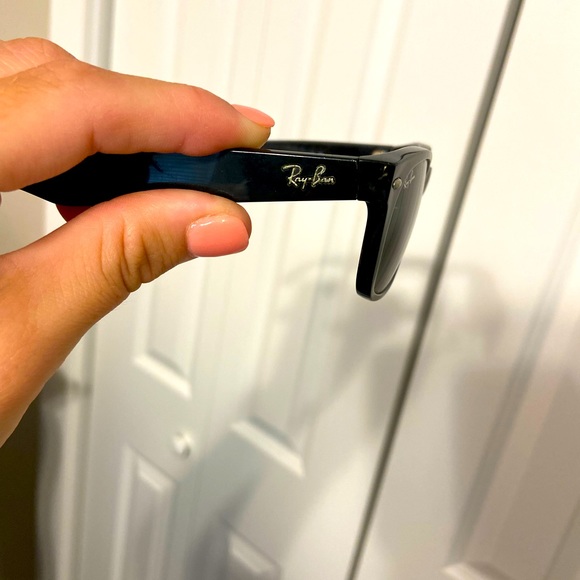 Ray-Ban sunglasses - Picture 3 of 3